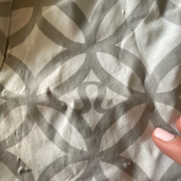 Rare grey and white patterned Lululemon apres jacket size 6 - Picture 2 of 5